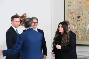 Υπογράφτηκε, παρουσία της κ. Γκιλφόιλ, η συμφωνία για τη μεταφορά αμερικανικού LNG από Ελλάδα σε Ουκρανία Υπογράφτηκε, παρουσία της κ. Γκιλφόιλ, η συμφωνία για τη μεταφορά αμερικανικού LNG από Ελλάδα σε Ουκρανία