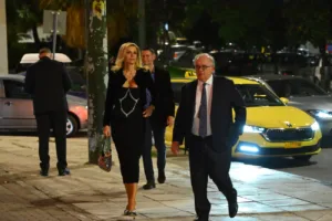 Κίμπερλι Γκίλφοϊλ: Λαμπερό πάρτι στον Αργυρό, ποιοι πολιτικοί και επιχειρηματίες παρέστησαν ΦΩΤΟ-ΒΙΝΤΕΟ Κίμπερλι Γκίλφοϊλ: Λαμπερό πάρτι στον Αργυρό, ποιοι πολιτικοί και επιχειρηματίες παρέστησαν ΦΩΤΟ-ΒΙΝΤΕΟ