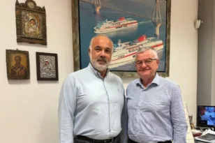 Εκλογές ΔΕΕΠ ΝΔ Αχαΐας: Ο Δημήτρης Κωνσταντακόπουλος με τον Αντώνη Κουνάβη.