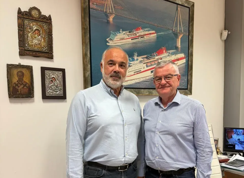 Εκλογές ΔΕΕΠ ΝΔ Αχαΐας: Ο Δημήτρης Κωνσταντακόπουλος με τον Αντώνη Κουνάβη. Εκλογές ΔΕΕΠ ΝΔ Αχαΐας: Ο Δημήτρης Κωνσταντακόπουλος με τον Αντώνη Κουνάβη.