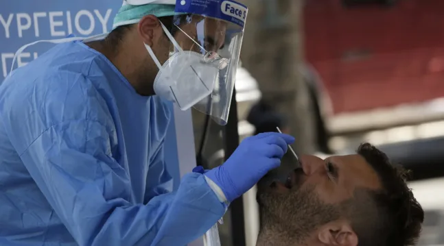 Κορονοϊός: 12 νεκροί και 138 εισαγωγές ο απολογισμός της τελευταίας εβδομάδας