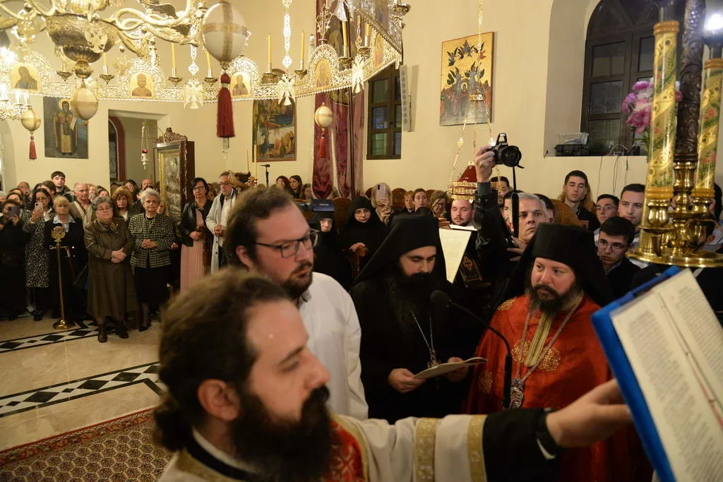 Πάτρα – Νέος μοναχός στη Μονή Παναγίας Γηροκομητίσσης: Η κουρά από τον Μητροπολίτη Πατρών Χρυσόστομο ΦΩΤΟ