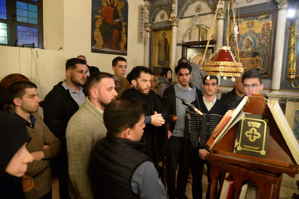 Πάτρα – Νέος μοναχός στη Μονή Παναγίας Γηροκομητίσσης: Η κουρά από τον Μητροπολίτη Πατρών Χρυσόστομο ΦΩΤΟ