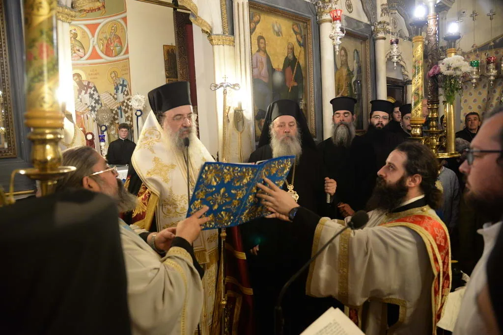 Πάτρα – Νέος μοναχός στη Μονή Παναγίας Γηροκομητίσσης: Η κουρά από τον Μητροπολίτη Πατρών Χρυσόστομο ΦΩΤΟ