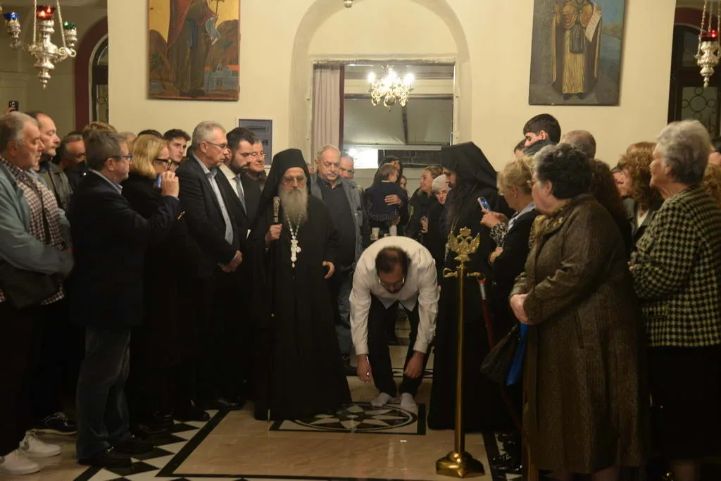 Πάτρα – Νέος μοναχός στη Μονή Παναγίας Γηροκομητίσσης: Η κουρά από τον Μητροπολίτη Πατρών Χρυσόστομο ΦΩΤΟ