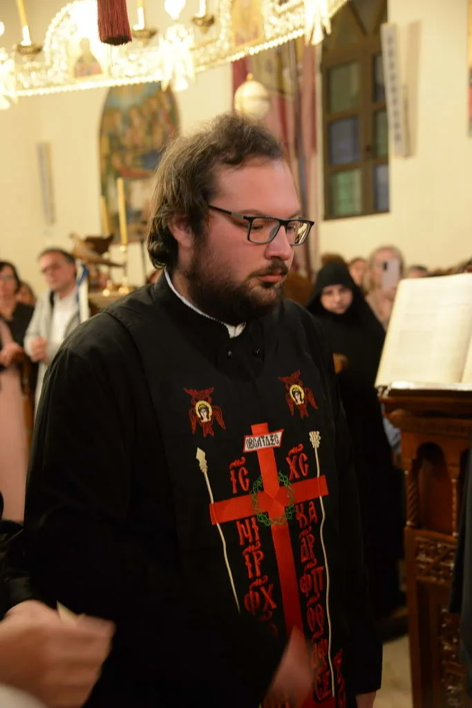 Πάτρα – Νέος μοναχός στη Μονή Παναγίας Γηροκομητίσσης: Η κουρά από τον Μητροπολίτη Πατρών Χρυσόστομο ΦΩΤΟ