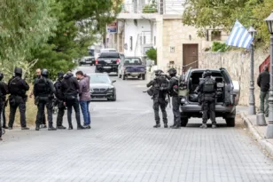 Βορίζια Ηρακλείου: Βροχή από 2.000 σφαίρες, τρεις νεκροί και δεκάδες τραυματίες - Φούντωσε βεντέτα - Στην Κρήτη ο αρχηγός της ΕΛΑΣ ΒΙΝΤΕΟ