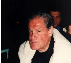 Πέθανε ο θρυλικός σχεδιαστής μόδας Ντίμης Κρίτσας