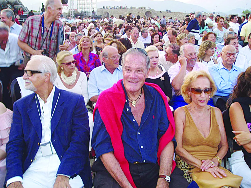 Ντίμης Κρίτσας: Ο μάγος της υψηλής ραπτικής - Η Μελίνα, η Σανέλ και η... Πάτρα