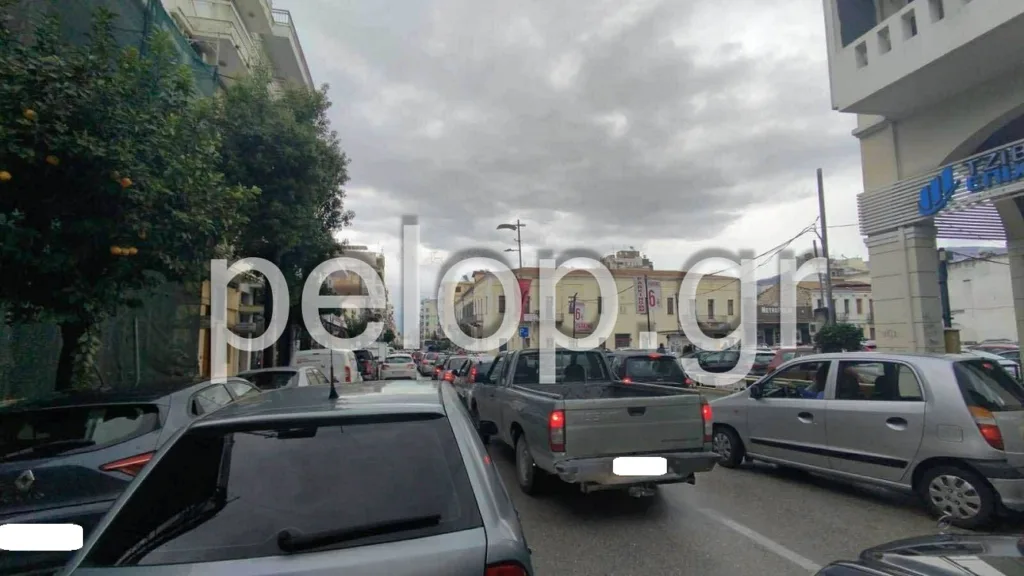 Πάτρα: Κυκλοφοριακό χάος στο κέντρο λόγω της Ολυμπιακής Φλόγας - «Φράκαρε» η Αγίου Ανδρέου ΦΩΤΟ