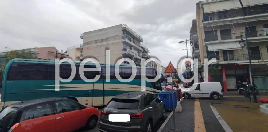 Πάτρα: Κυκλοφοριακό χάος στο κέντρο λόγω της Ολυμπιακής Φλόγας - «Φράκαρε» η Αγίου Ανδρέου ΦΩΤΟ