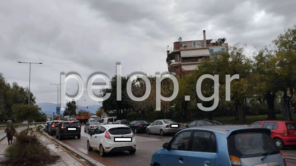 Πάτρα: Κυκλοφοριακό χάος στο κέντρο λόγω της Ολυμπιακής Φλόγας - «Φράκαρε» η Αγίου Ανδρέου ΦΩΤΟ Πάτρα: Κυκλοφοριακό χάος στο κέντρο λόγω της Ολυμπιακής Φλόγας - «Φράκαρε» η Αγίου Ανδρέου ΦΩΤΟ