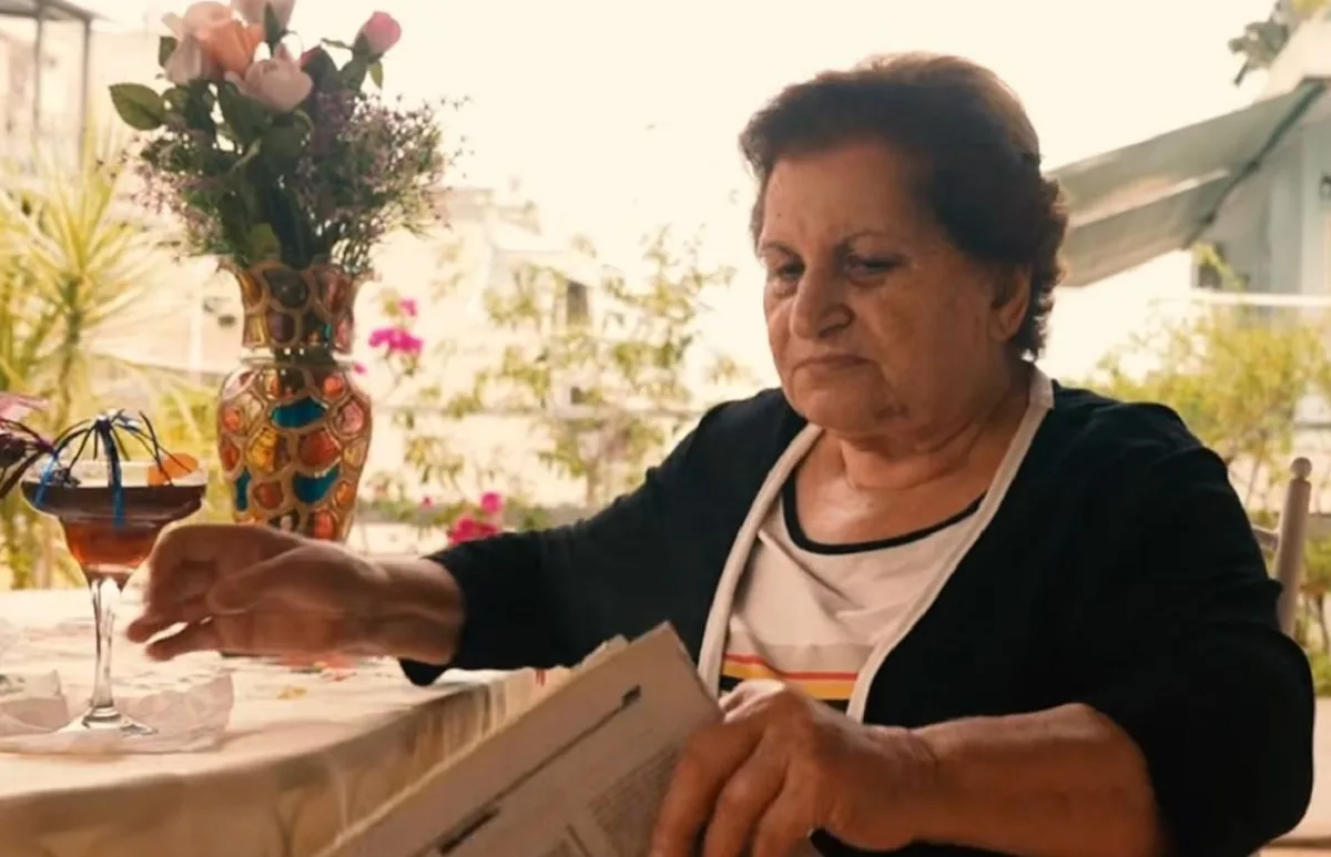 Η κα Χρυσούλα «τρολάρει» απατεώνισσα: Το νέο βίντεο της ΕΛΑΣ για τις τηλεφωνικές απάτες Η κα Χρυσούλα «τρολάρει» απατεώνισσα: Το νέο βίντεο της ΕΛΑΣ για τις τηλεφωνικές απάτες