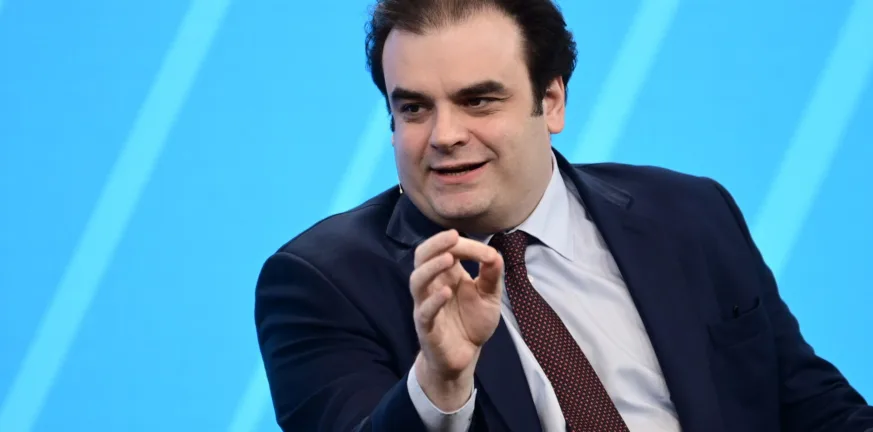 Πιερρακάκης: Με τη...βούλα υποψήφιος για την προεδρία του Eurogroup