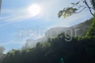 Φωτιά στις εγκαταστάσεις Λαδόπουλου στην Πάτρα – Κάπνοι και από εγκαταλελειμμένο κτίριο