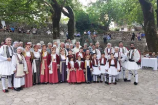 Διπλό αφιέρωμα της ΕΡΤ3 στο Λειβάρτζι Καλαβρύτων: Από τη «Κυριακή στο Χωριό» στο βραβευμένο «Λενάκι» του Δημήτρη Ινδαρέ