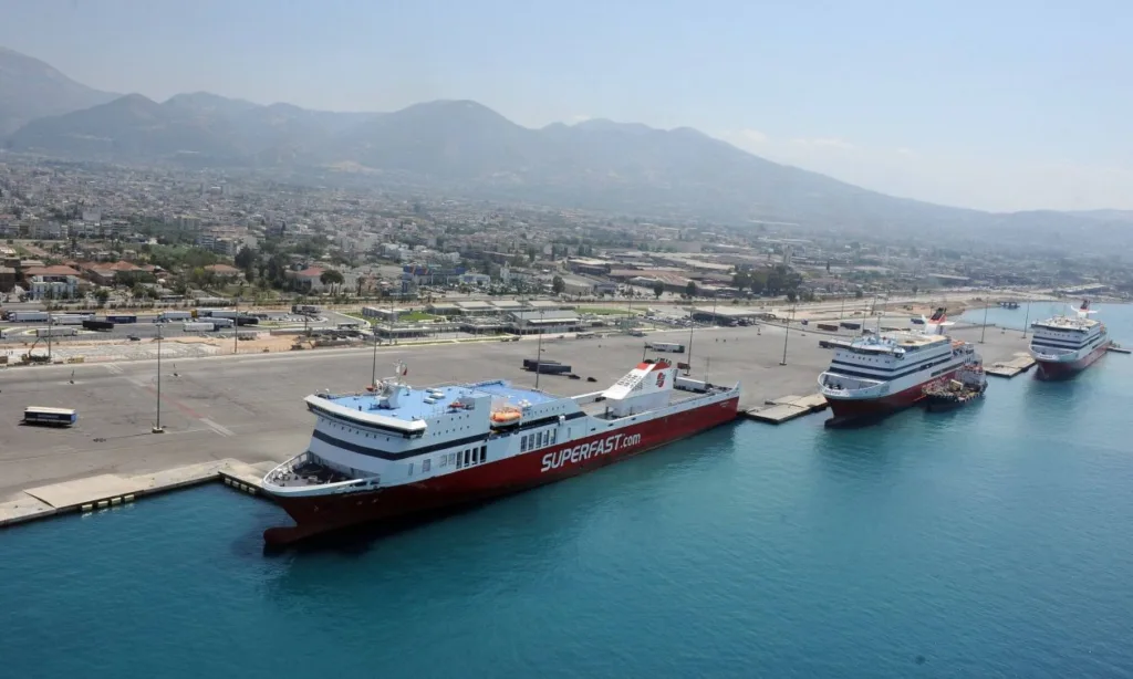 Πάτρα: Στο Νότιο Λιμάνι η βάση υποστήριξης γεωτρήσεων - Διευκρινίσεις ΟΛΠΑ για τις γεωτρήσεις Πάτρα: Στο Νότιο Λιμάνι η βάση υποστήριξης γεωτρήσεων - Διευκρινίσεις ΟΛΠΑ για τις γεωτρήσεις