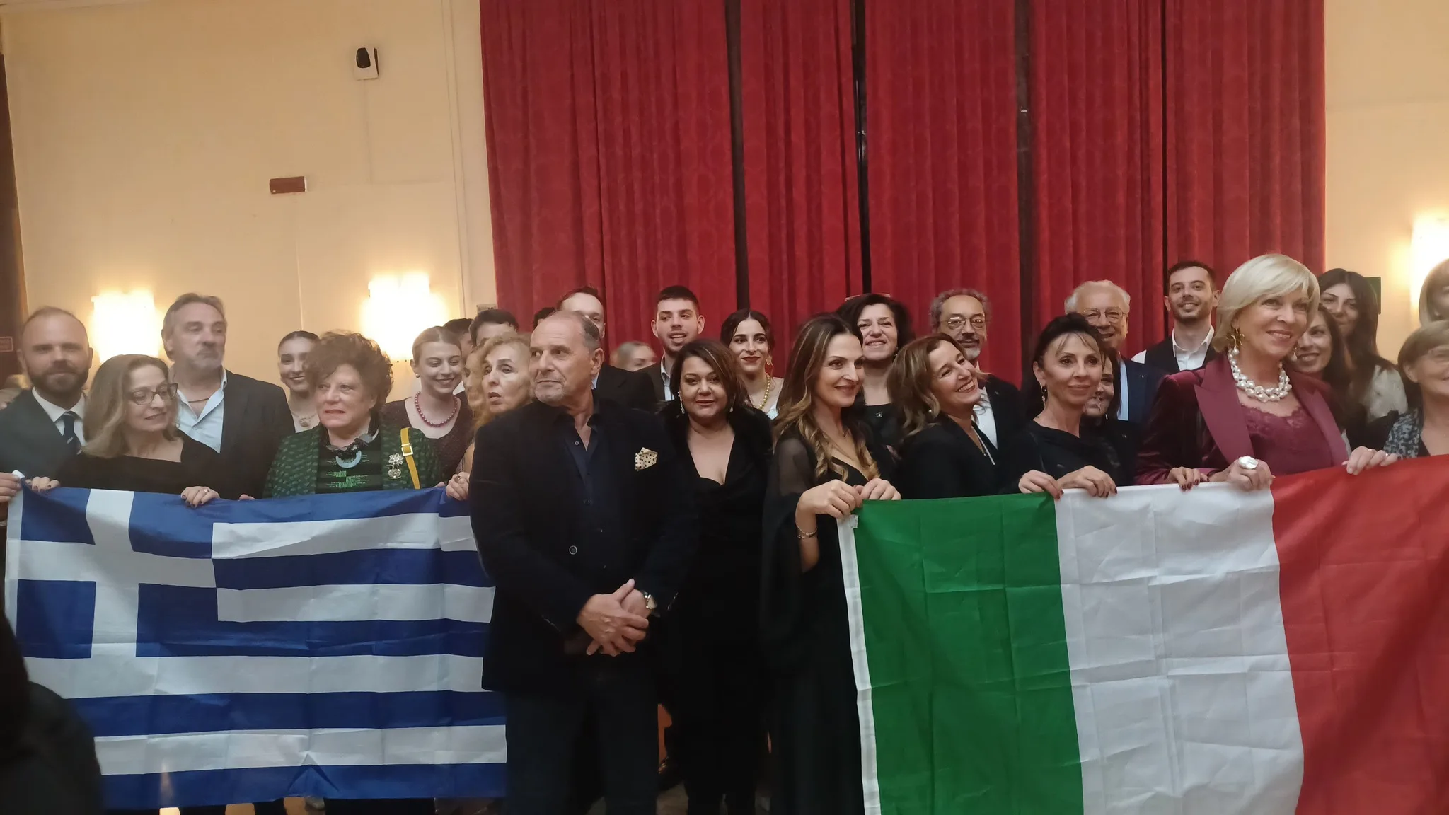 Το Λύκειο Ελληνίδων Πάτρας στον Τάραντα της Ιταλίας ΦΩΤΟ Το Λύκειο Ελληνίδων Πάτρας στον Τάραντα της Ιταλίας ΦΩΤΟ