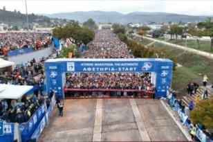 Σε εξέλιξη ο 42ος Αυθεντικός Μαραθώνιος Αθήνας: Χιλιάδες δρομείς στους δρόμους της πρωτεύουσας, δείτε ΖΩΝΤΑΝΑ
