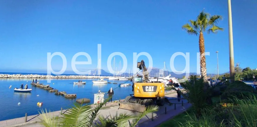 Πάτρα: Ξεκίνησε η αποξήλωση των προβλητών της μαρίνας ΦΩΤΟ