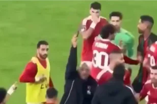 Μαρόκο: Οπαδός πετά σπάτουλα σε παίκτες του CAF Champions League ΒΙΝΤΕΟ