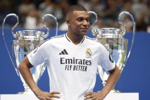 Καθαρές οι εξετάσεις του Εμπαπέ, κανονικά με Ολυμπιακό και Έλτσε