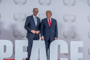 Τί «είπαν» στο τηλέφωνο για 15 λεπτά Μερτς και Τραμπ;