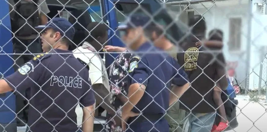 Σέρρες: Στον Εισαγγελέα 30 μετανάστες για την εξέγερση σε δομή φιλοξενίας