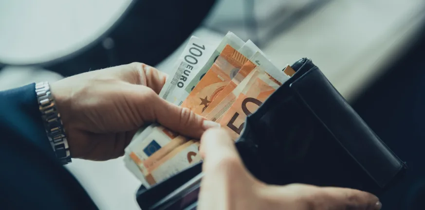 Συλλογικές Συμβάσεις: Οι τέσσερις παρεμβάσεις που αλλάζουν την αγορά εργασίας, ποιοι 15 κλάδοι θα δουν αυξήσεις μισθών έως και πάνω από 30% το 2026