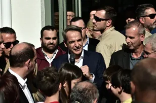 Μητσοτάκης από την Ελευσίνα: «Η Ελλάδα ισχυροποιείται γεωπολιτικά – Από τον Ιανουάριο αυξήσεις στους πραγματικούς μισθούς»