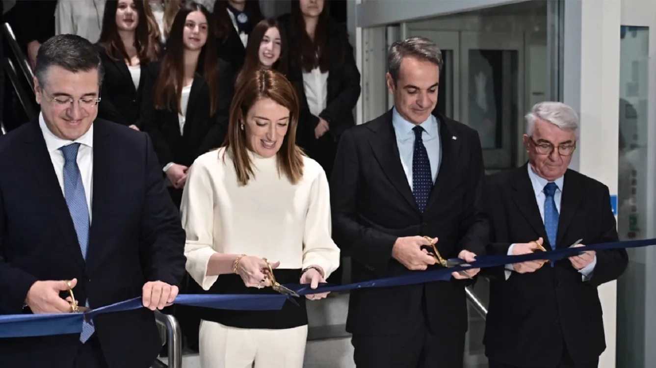 Μητσοτάκης και Μέτσολα εγκαινίασαν το κέντρο Europa Experience στο Αρσάκειο Μέγαρο