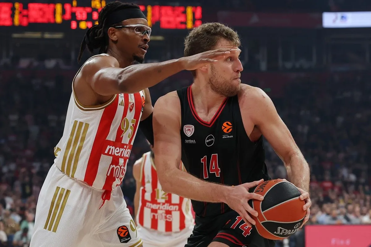 Ο Βεζένκοφ δεν έφτασε στον Ολυμπιακό, που τα έκανε θάλασσα στο φινάλε Ο Βεζένκοφ δεν έφτασε στον Ολυμπιακό, που τα έκανε θάλασσα στο φινάλε