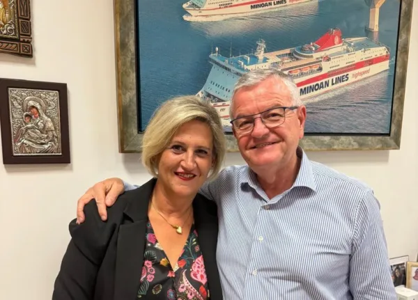 Εκλογές ΔΕΕΠ ΝΔ Αχαΐας: Η Αθανασία (Σία) Μπακαλάρου με τον Αντώνη Κουνάβη.