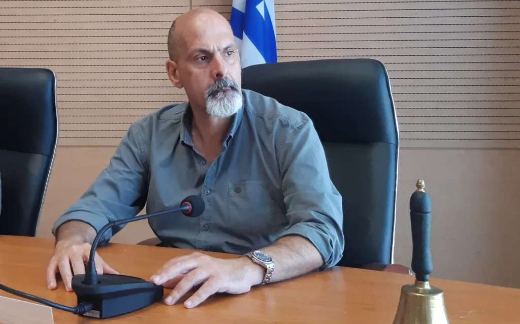 Σύσκεψη για την αναστολή δρομολογίων του Οδοντωτού, υπό Χ. Μπονάνο