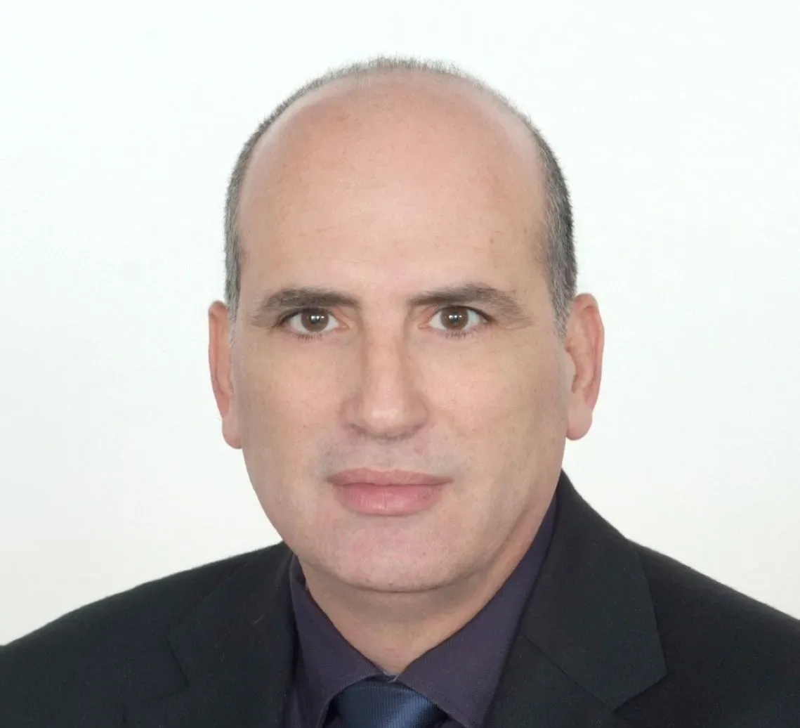 Οι Κρίσεις Ηγεσίας και η Διαρκής Υποχώρηση της Πολιτικής Ποιότητας