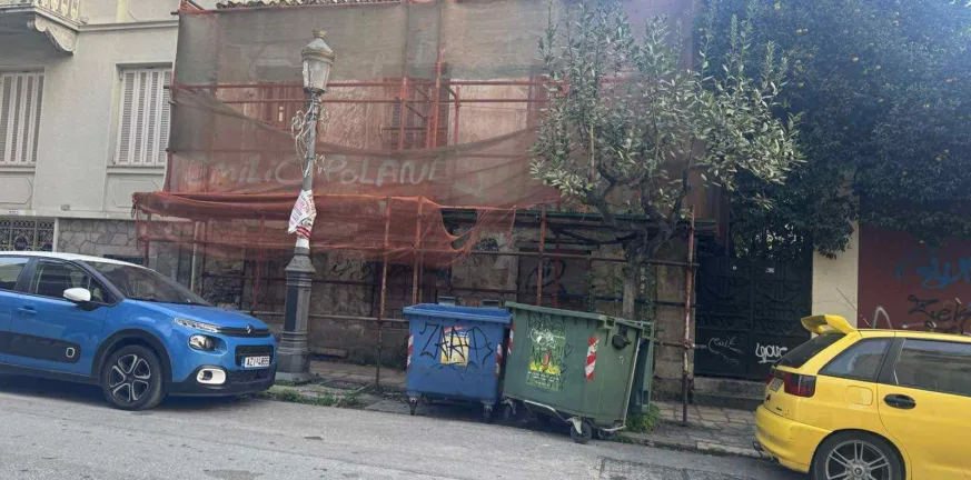 Η Πάτρα καλεί τη Ναύπακτο να γκρεμίσει επικίνδυνο κτίριο