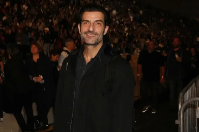 «Η απιστία λειτουργεί πάντα θετικά, αρκεί να μη γίνει καταστροφική. Προσωπικά την συγχωρώ την απιστία» αποκαλυπτικός ο Νίκος Κουρής