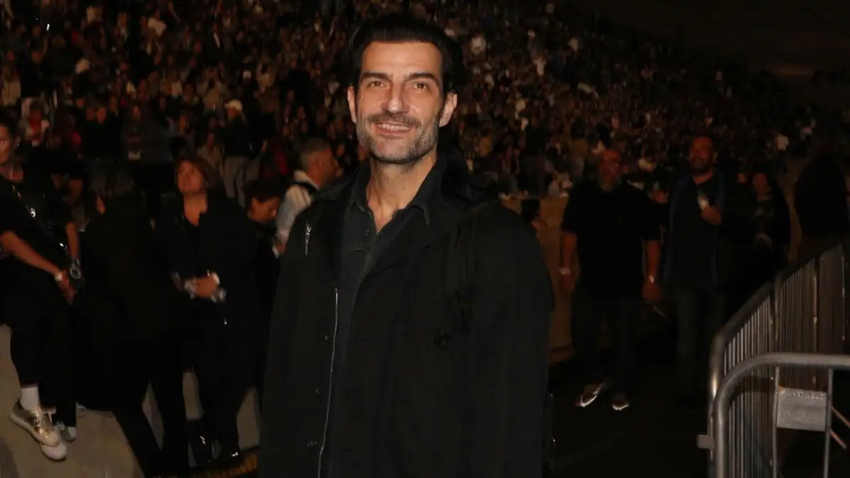 «Η απιστία λειτουργεί πάντα θετικά, αρκεί να μη γίνει καταστροφική. Προσωπικά την συγχωρώ την απιστία» αποκαλυπτικός ο Νίκος Κουρής «Η απιστία λειτουργεί πάντα θετικά, αρκεί να μη γίνει καταστροφική. Προσωπικά την συγχωρώ την απιστία» αποκαλυπτικός ο Νίκος Κουρής