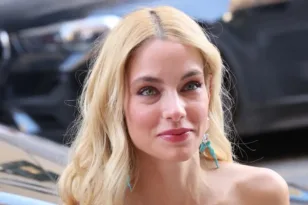 Σε εορταστικό mood η Δούκισα Νομικού: Δείτε το Χριστουγεννιάτικο δέντρο που στόλισε