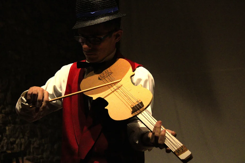 Ο «Κος Αμιλκάρ» του Ρεφενέ: Μια ιστορία για τη μοναξιά, τους ρόλους και την ανάγκη για αγάπη