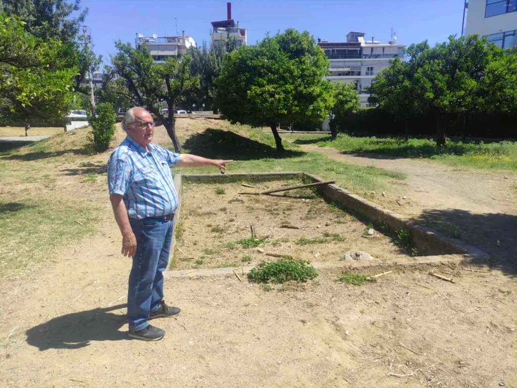 Πάτρα: Παιδικές χαρές χωρίς... χαρά - Κούνιες σπασμένες και όργανα επικίνδυνα για ατύχημα - Αυτοψία της «Π» Πάτρα: Παιδικές χαρές χωρίς... χαρά - Κούνιες σπασμένες και όργανα επικίνδυνα για ατύχημα - Αυτοψία της «Π»