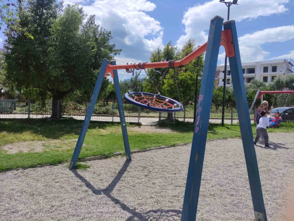 Πάτρα: Παιδικές χαρές χωρίς... χαρά - Κούνιες σπασμένες και όργανα επικίνδυνα για ατύχημα - Αυτοψία της «Π» Πάτρα: Παιδικές χαρές χωρίς... χαρά - Κούνιες σπασμένες και όργανα επικίνδυνα για ατύχημα - Αυτοψία της «Π»