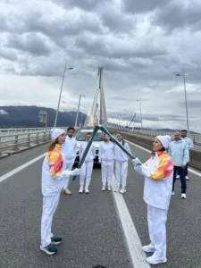 Η Ολυμπιακή Φλόγα πέρασε από τη Γέφυρα