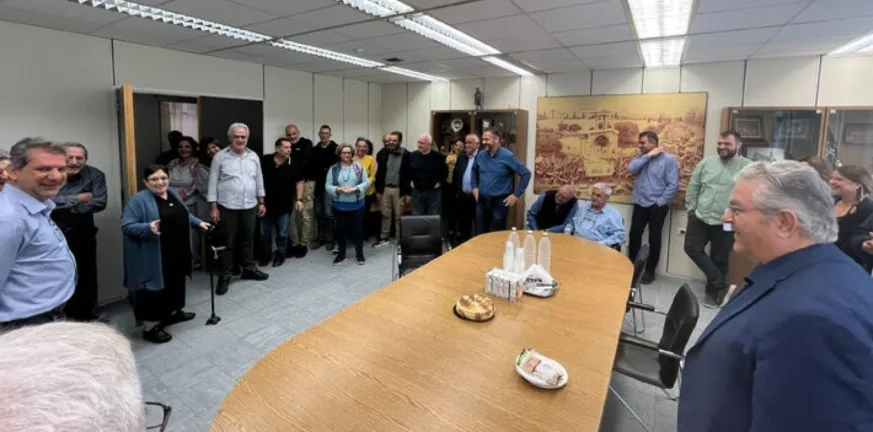 Έκπληξη στην Αλέκα Παπαρήγα έκαναν στελέχη του ΚΚΕ - Είχε γενέθλια