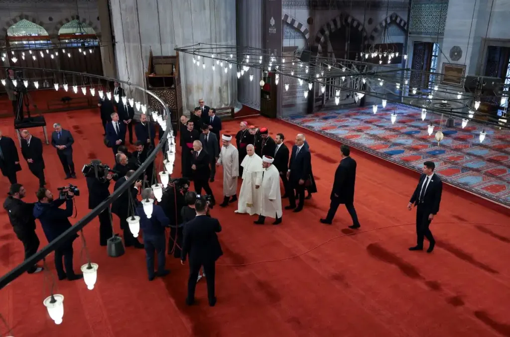 Στο Φανάρι ο Πάπας Λέων ΙΔ' για να υπογράψει κοινή διακήρυξη με τον Οικουμενικό Πατριάρχη Βαρθολομαίο, ΒΙΝΤΕΟ Στο Φανάρι ο Πάπας Λέων ΙΔ' για να υπογράψει κοινή διακήρυξη με τον Οικουμενικό Πατριάρχη Βαρθολομαίο, ΒΙΝΤΕΟ