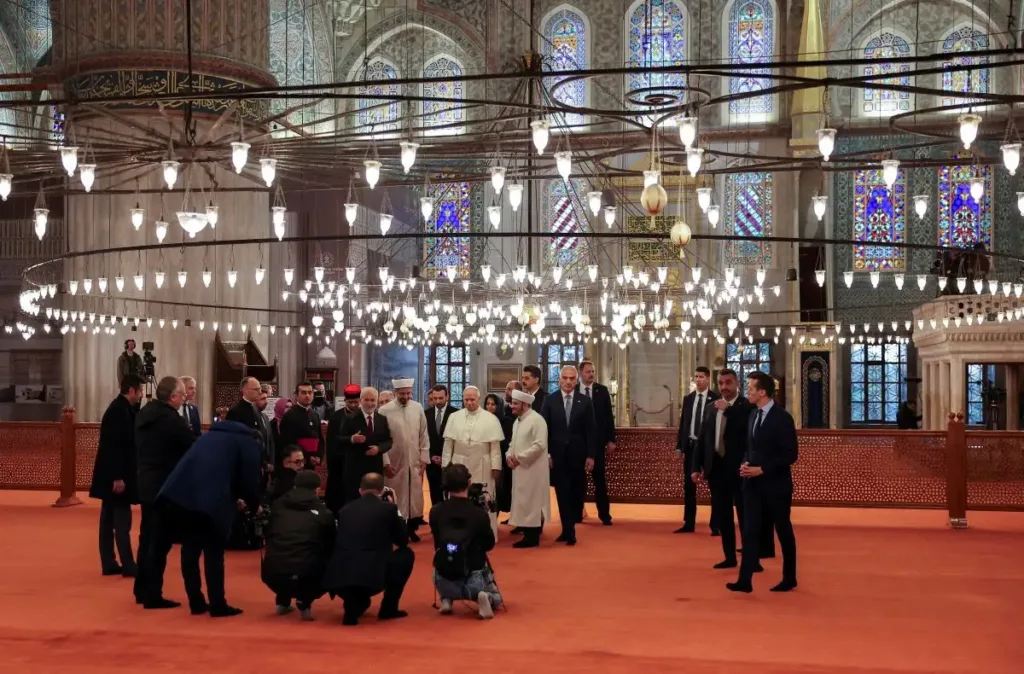 Στο Φανάρι ο Πάπας Λέων ΙΔ' για να υπογράψει κοινή διακήρυξη με τον Οικουμενικό Πατριάρχη Βαρθολομαίο, ΒΙΝΤΕΟ Στο Φανάρι ο Πάπας Λέων ΙΔ' για να υπογράψει κοινή διακήρυξη με τον Οικουμενικό Πατριάρχη Βαρθολομαίο, ΒΙΝΤΕΟ