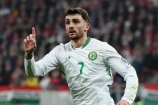 Το αεροδρόμιο του Δουβλίνου μετονομάστηκε σε «Τρόι Πάροτ» μετά το χατ τρικ του Ιρλανδού στην Ουγγαρία, ΒΙΝΤΕΟ