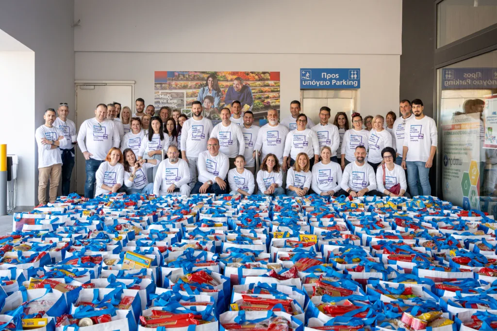 Αλληλεγγύη που αναζωπυρώνει την ελπίδα στην Πάτρα και τα χωριά της Αχαΐας Αλληλεγγύη που αναζωπυρώνει την ελπίδα στην Πάτρα και τα χωριά της Αχαΐας