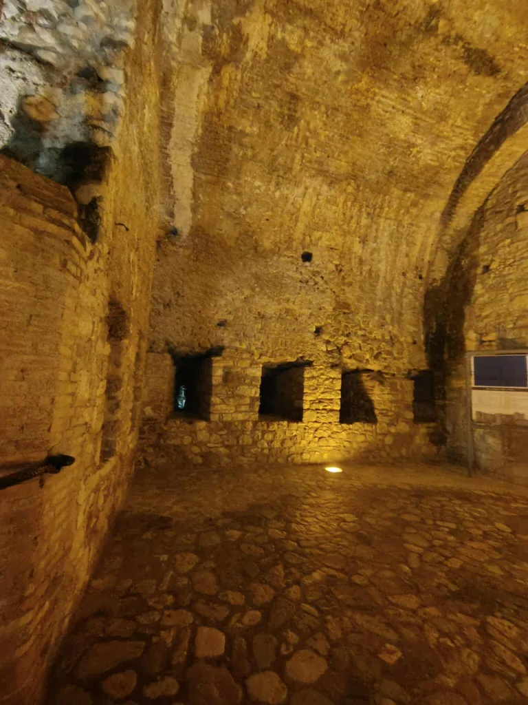 Πατρινέλα: Αναζητώντας στο Κάστρο της Πάτρας το στοιχειό της πόλης Πατρινέλα: Αναζητώντας στο Κάστρο της Πάτρας το στοιχειό της πόλης