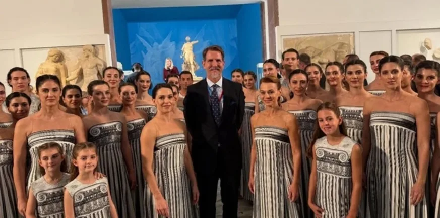 Αρχαία Ολυμπία: Παρών ο Παύλος Ντε Γκρες στην αφή της Ολυμπιακής Φλόγας των Χειμερινών Αγώνων ΦΩΤΟ